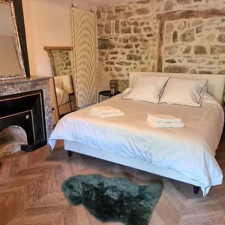 Dependance Du Chateau Avec Jacuzzi Prive